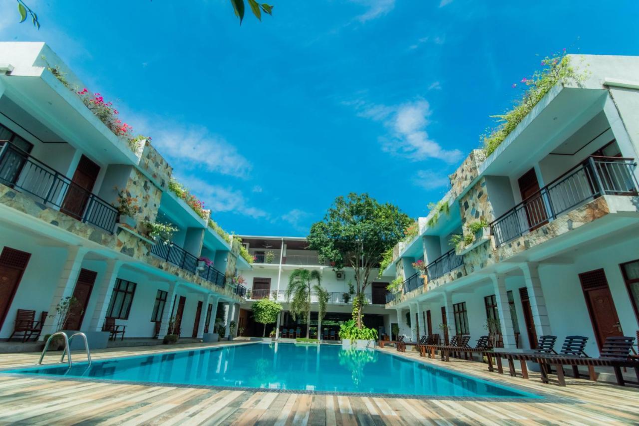 Royal Reach Hotel 5*