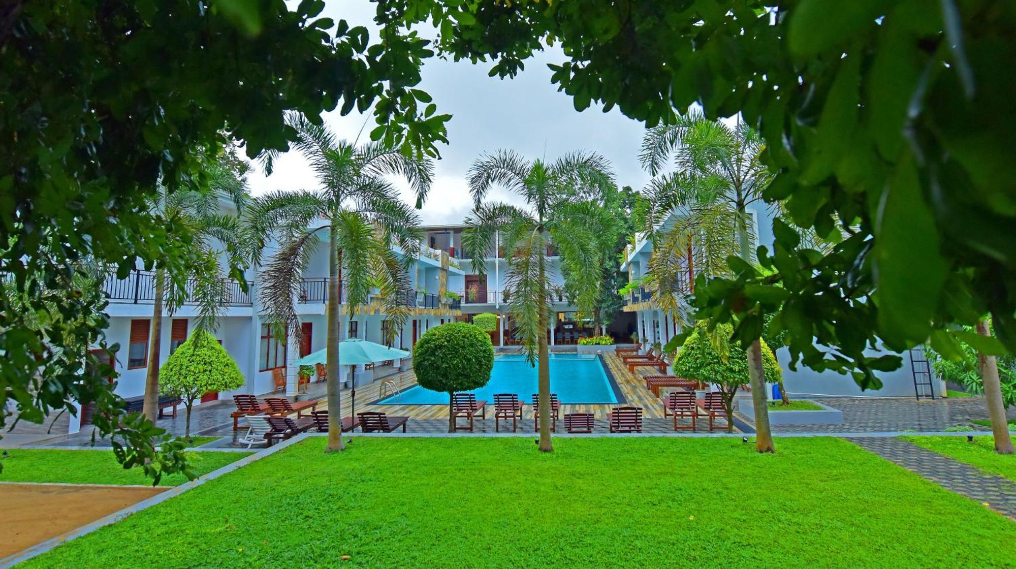 Royal Reach Hotel 5*