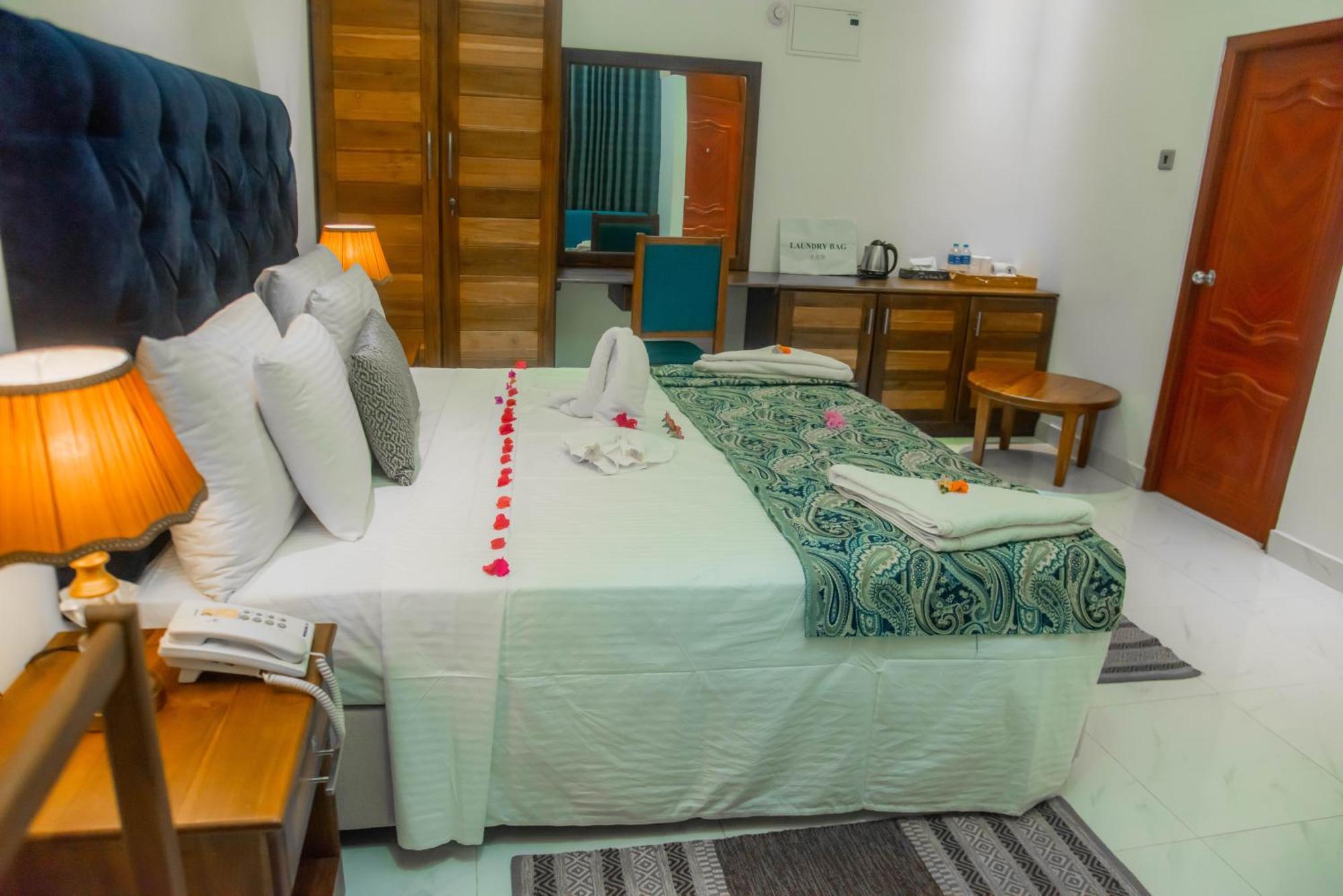 Royal Reach Hotel 5*