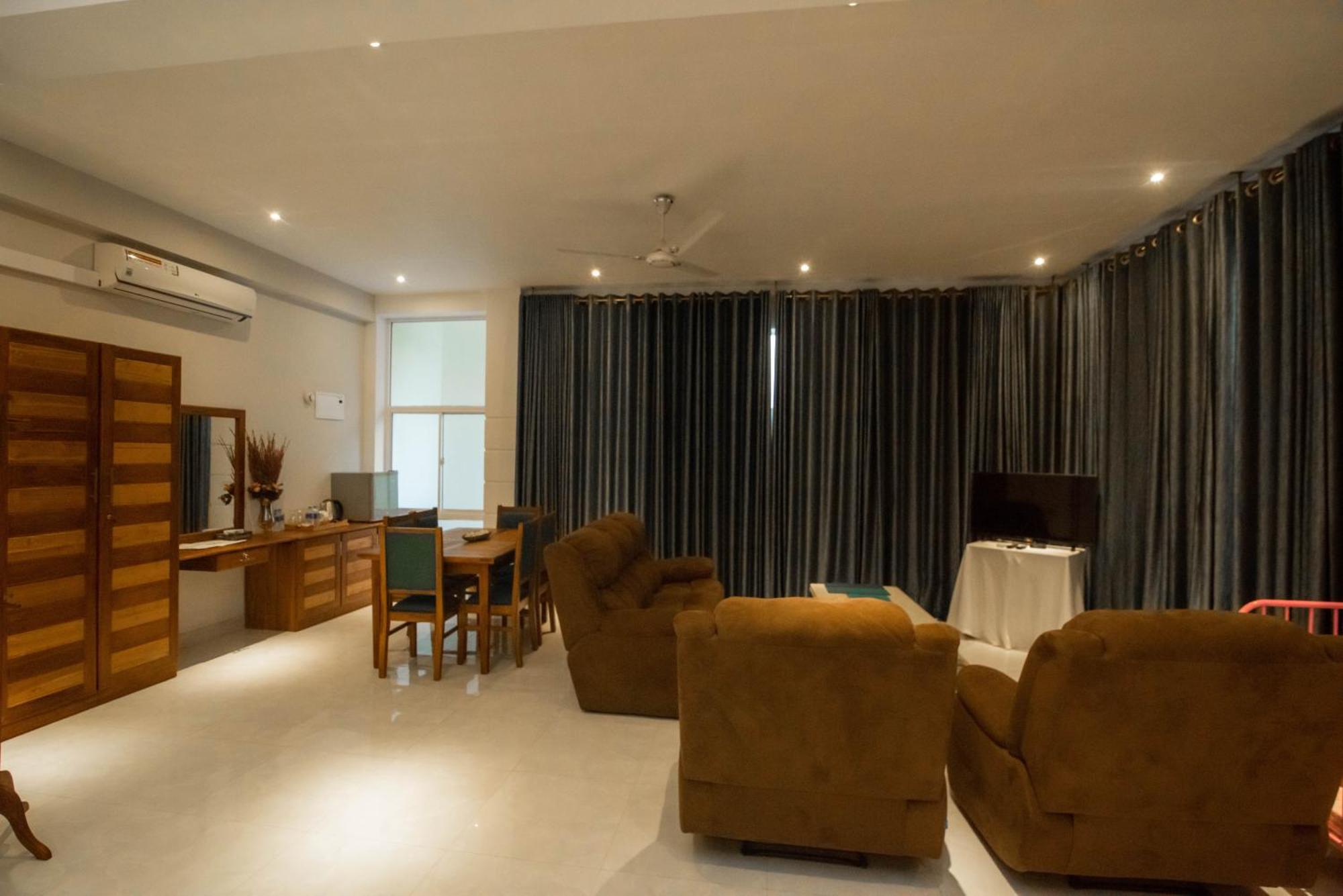 Royal Reach 5* Udawalawe